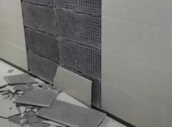 盘龙瓷砖空鼓维修公司分享下盘龙墙砖松动维修的知识